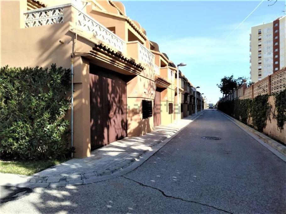 Chalet Adosado En La Playa De El Perellonet Con Piscina, Pista Tenis Valencia Exterior foto