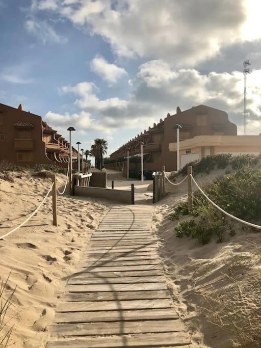 Chalet Adosado En La Playa De El Perellonet Con Piscina, Pista Tenis Valencia Exterior foto